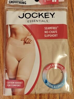 Jockey Essentials Seamfree Slipshort in Nude/Tan